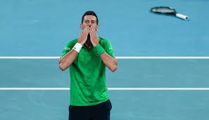 湖人浓眉哥篮下统治助力球队获胜