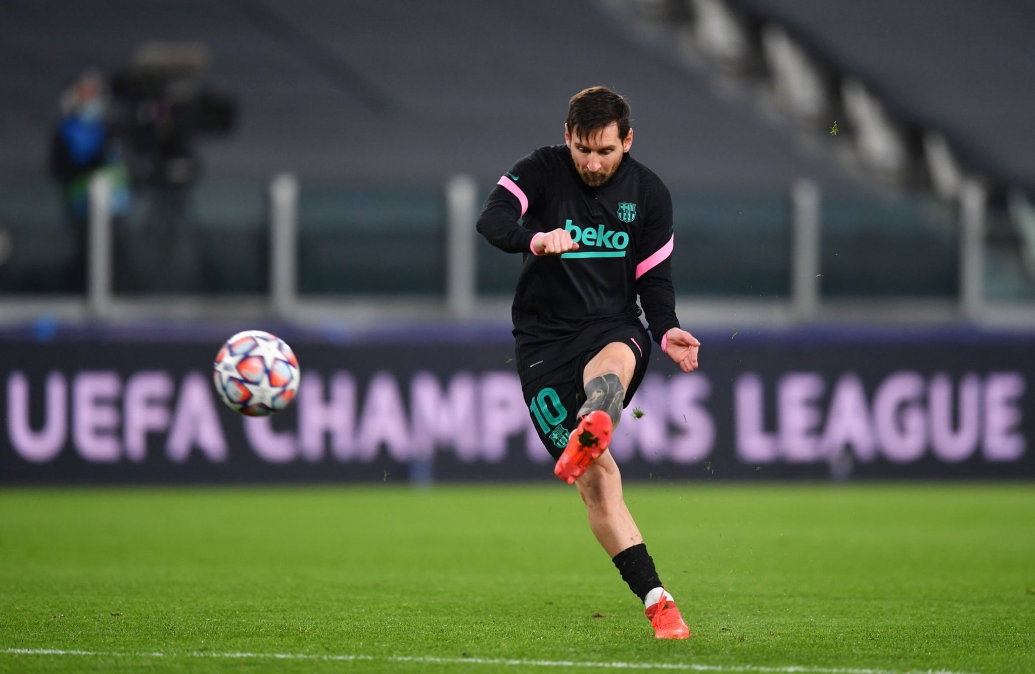 足球场的出 足球场的出